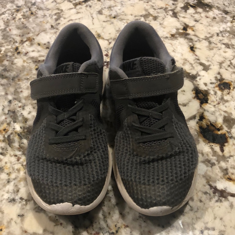 Used Gray Nike sneakers 1.5Y.